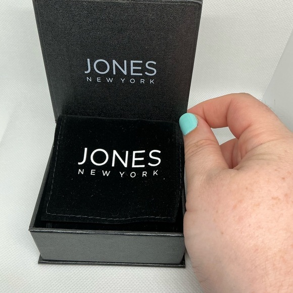 Jones New York Metallic Bracelet - Picture 4 of 4